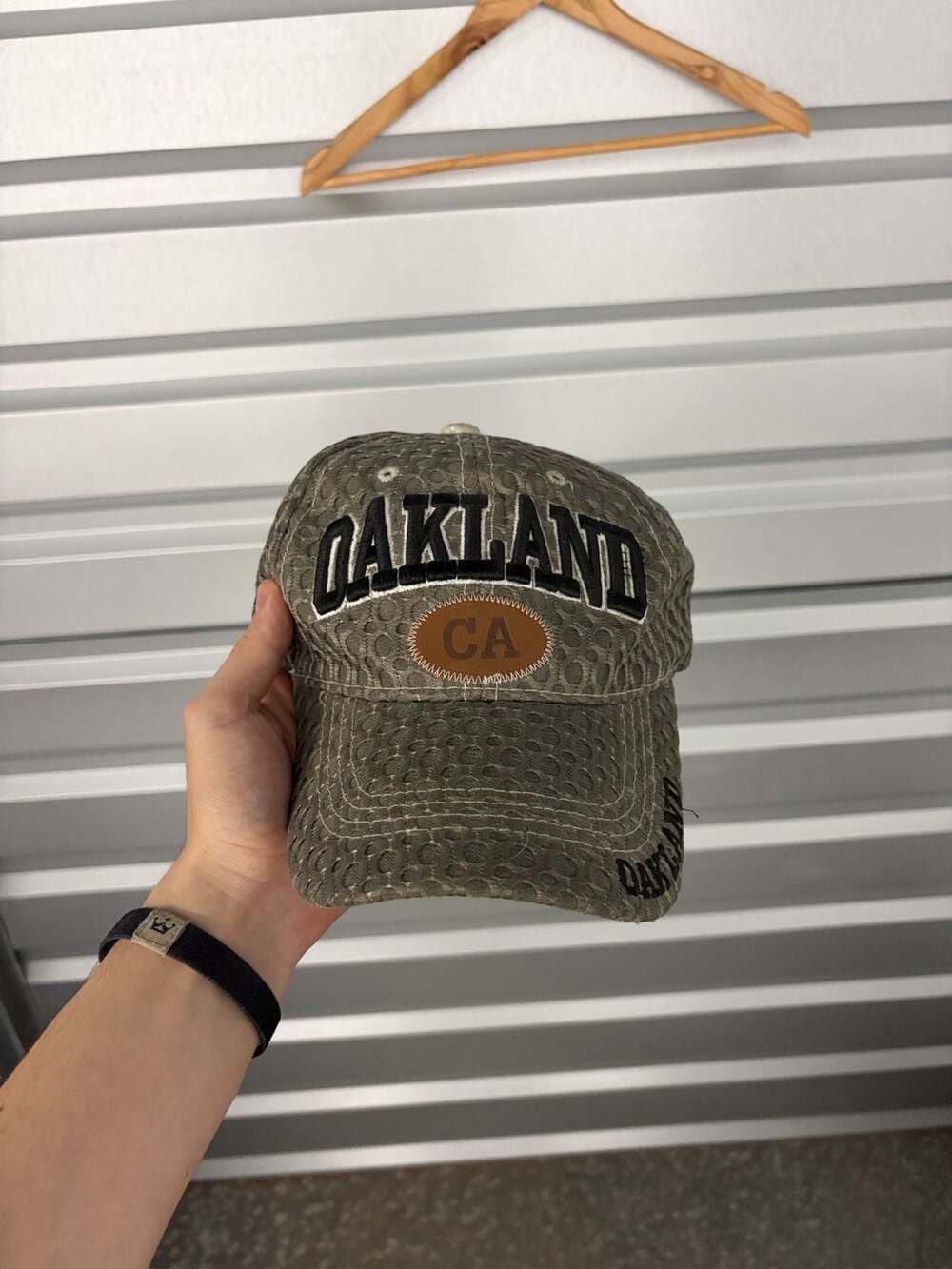 Oakland CA Embroidered Mesh Baseball Hat Strapback
